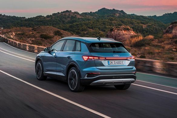 Електромобіль Audi Q4 e-tron 2wd top light blue (у дорозі)