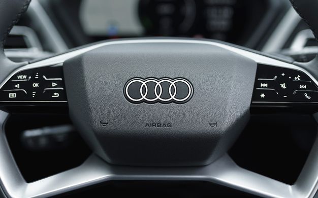 Електромобіль Audi Q4 e-tron 2wd top light blue (у дорозі)
